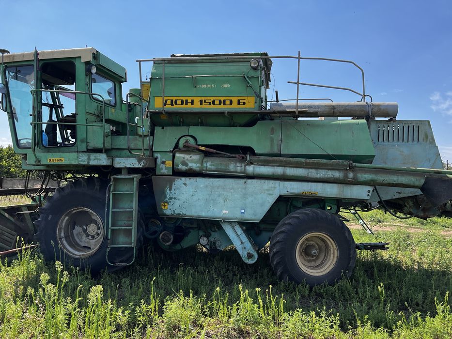 Комбайн Дон 1500б