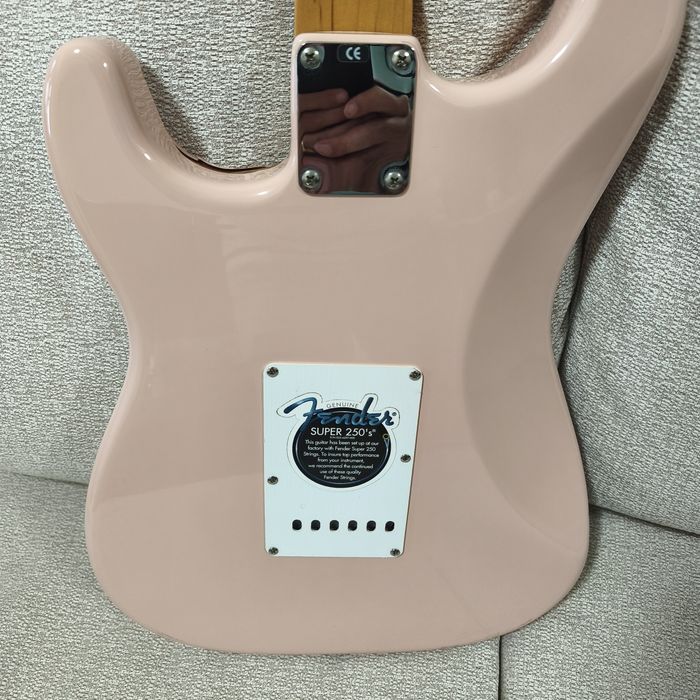 Guitarra Fender Classic Series '60s Stratocaster Shell Pink 2004