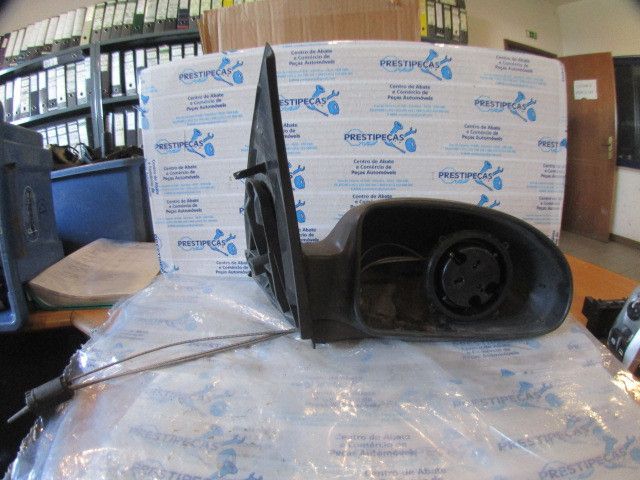Retrovisor / espelho direito FORD Focus I Sedan (DFW)