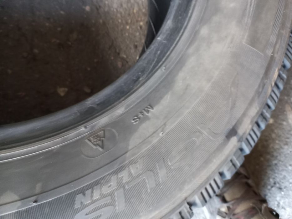 Opony używane 235/65/16c michelin 2x6 mm 2020 rok prod