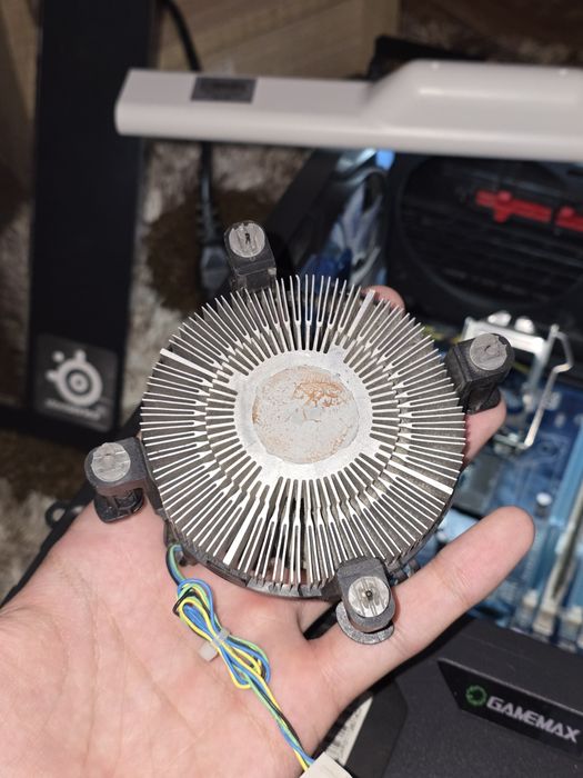 Процессор з радіатором  Intel Core i7-3770