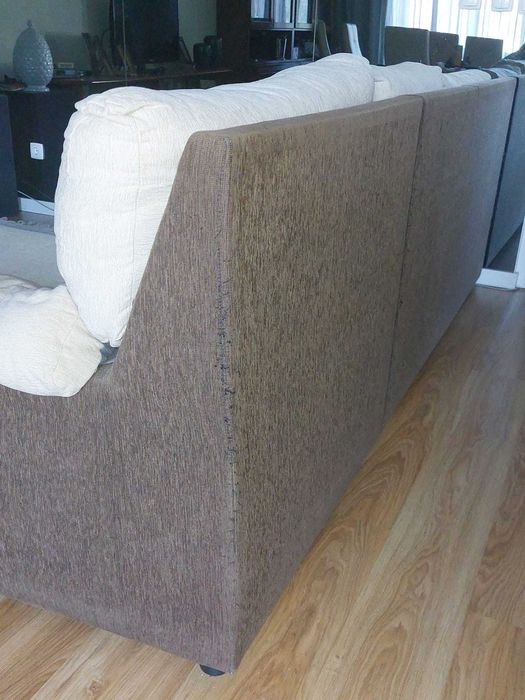 Sofá com chaise longue