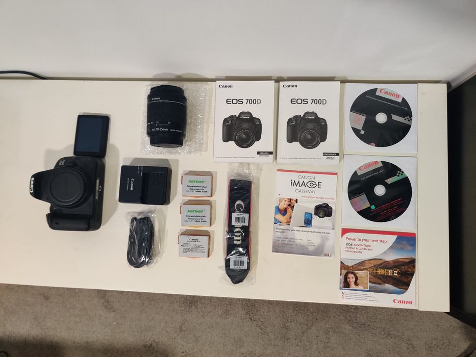 Canon EOS 700D + 18-55mm STM