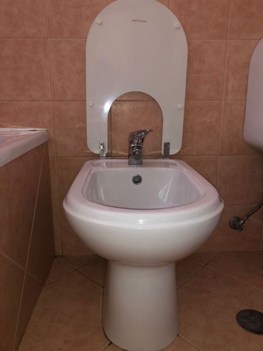 Bidé e tampo Sanindusa e torneira