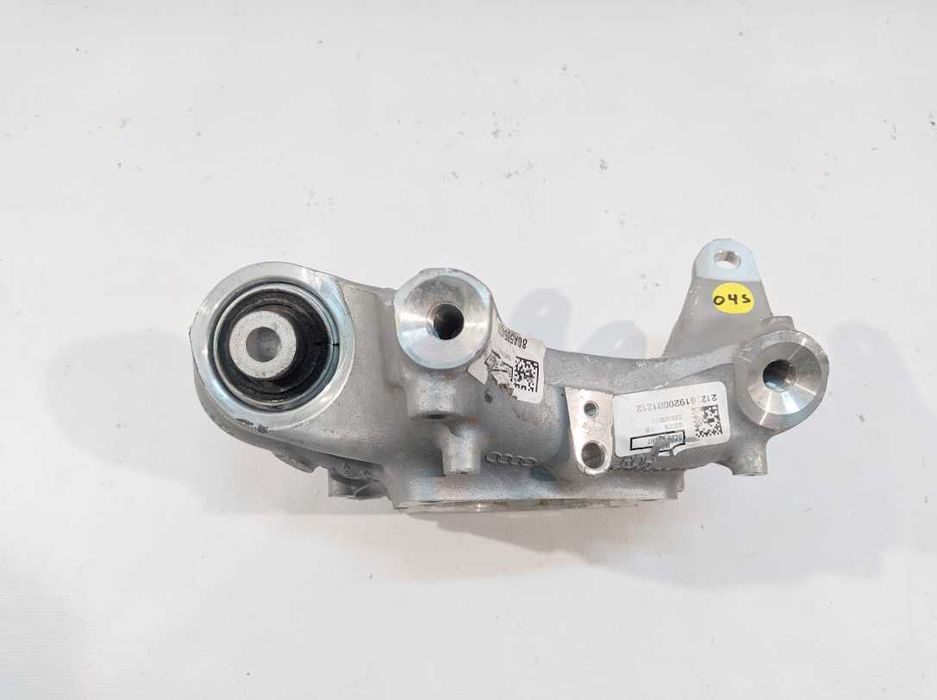 Поворотный кулак AUDI Q5 80A ступиця задня