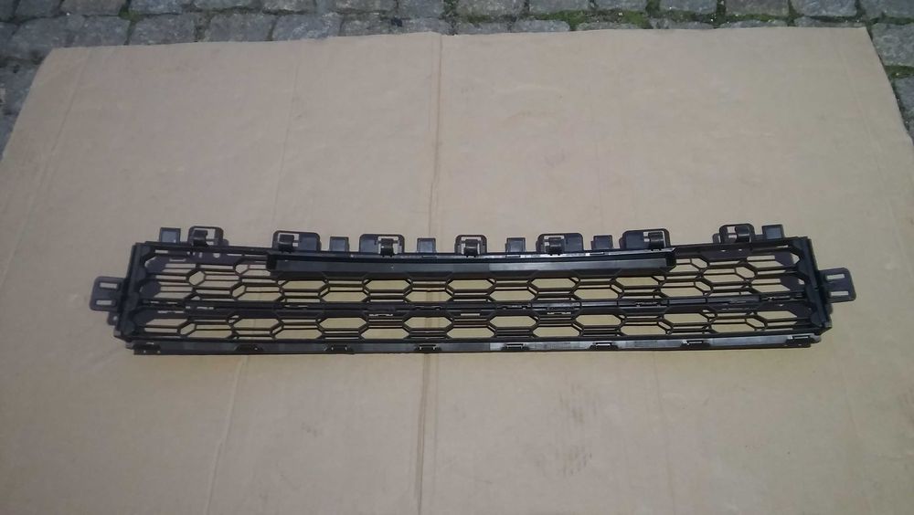 Skoda Octavia III,5E3,kratka środek zderzaka przód,oryginał