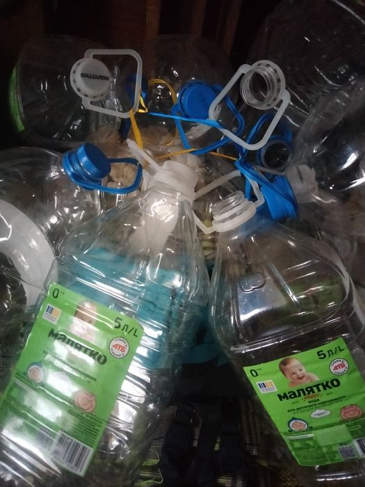 Баклажки 5-6 літрів