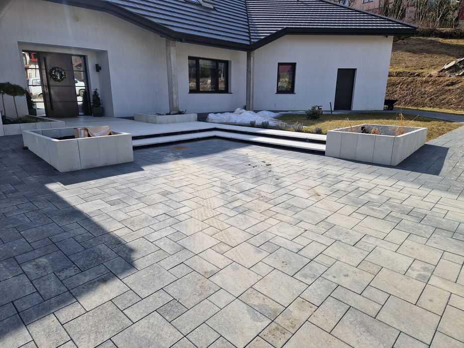 Prace ziemne Brukarstwo układanie kostki wykopy
Transport