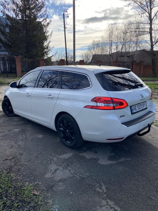 Peugeot 308swt9 рік 2015 1.6t дизель