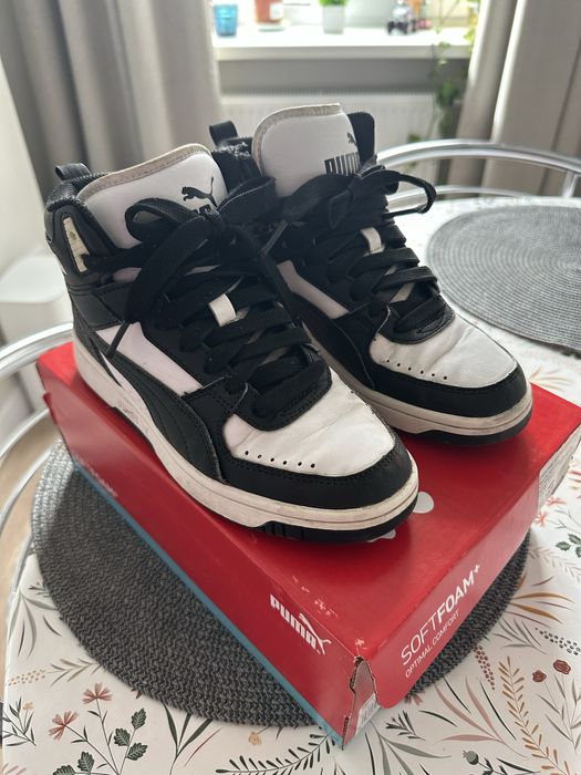 Продам высокие кроссовки