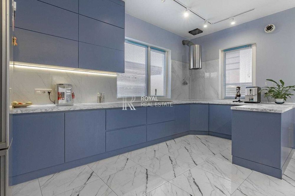 Продаж Будинок Гатне вул. Янчука 144 м² 4 кімнати 3 спальні Тераса Меблі Техніка Готовий до проживання Метро Теремки