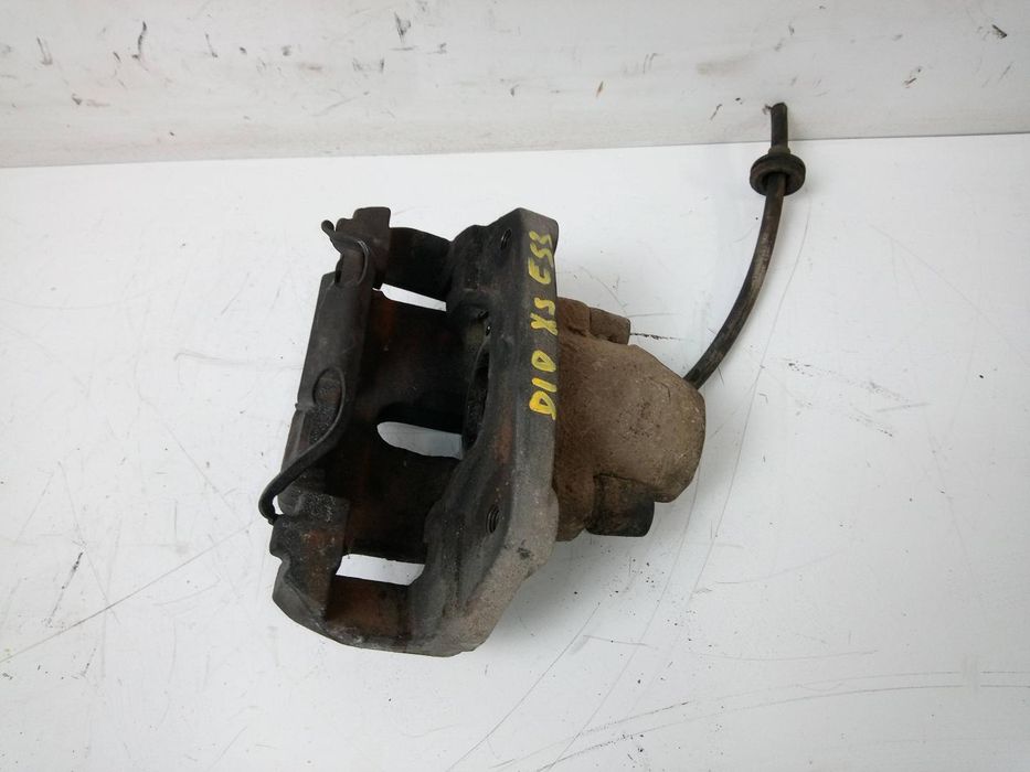 Calíper De Freio Dianteiro Direito Bmw Serie X5 E53