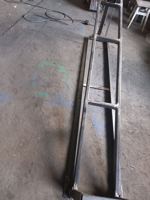 Podnosnik przechyłowy