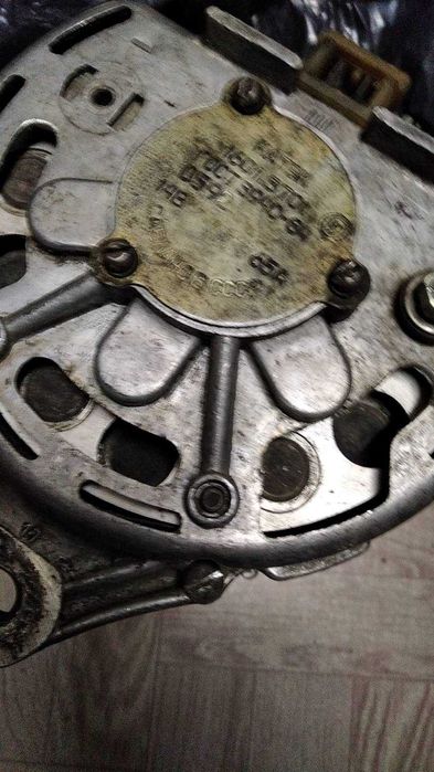 Генератор автомобіль Волга