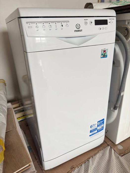 Посудомийна машина Indesit DSR 57M19 A 45см