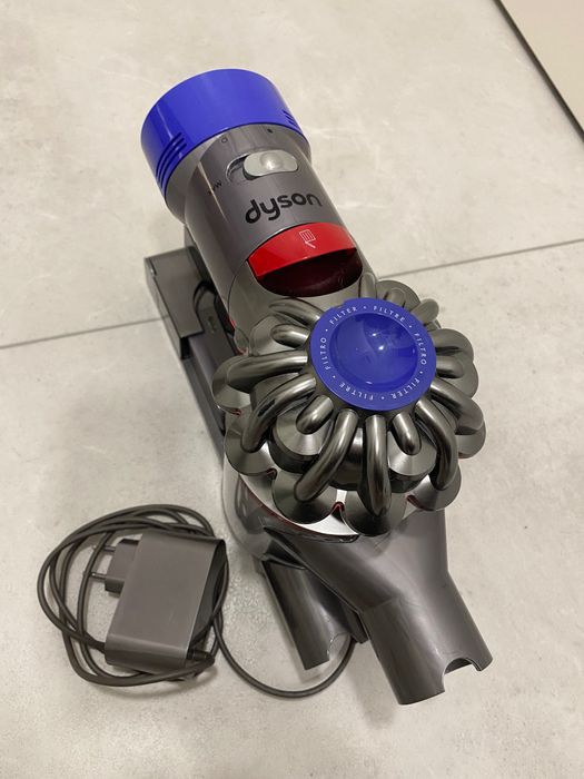Пилосос Dyson v8