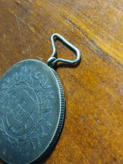 Medalha feita da moeda 1 escudo