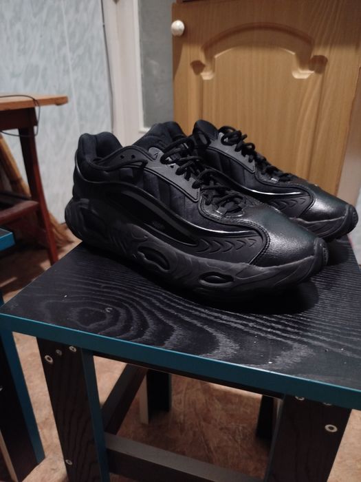 Продам  Adidas OZNOVA
