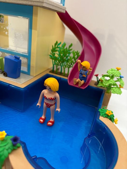 Bungalow z basenem Playmobil 70435