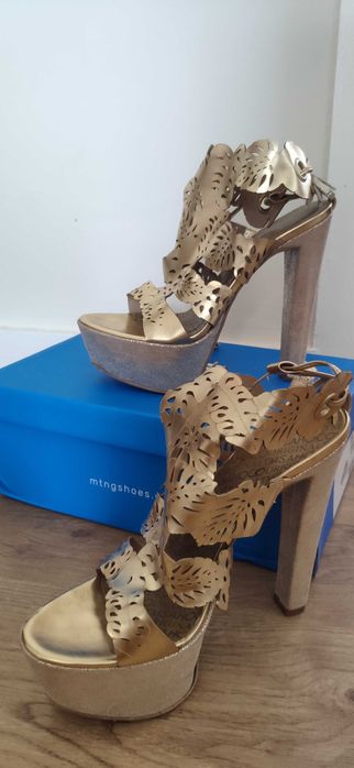 Lote de 4 pares de sapatos/sandálias mulher, como novos