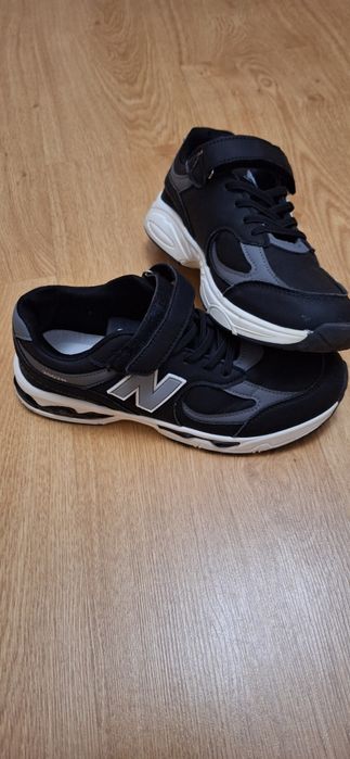 Взуття для хлопця.