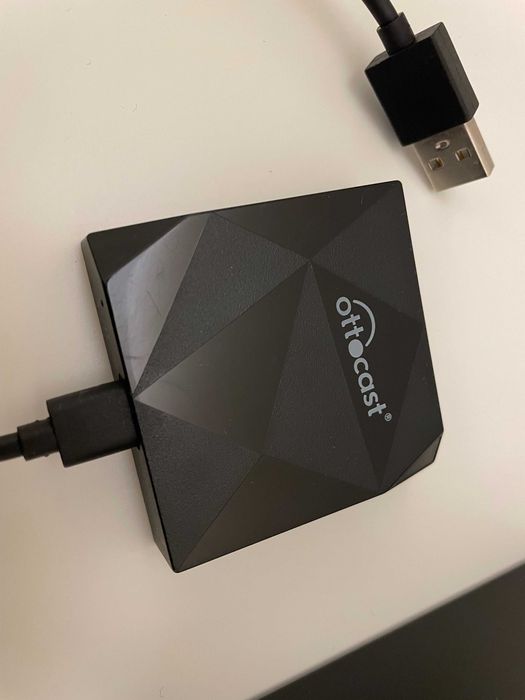 Adapter bezprzewodowy Apple CarPlay Ottocast