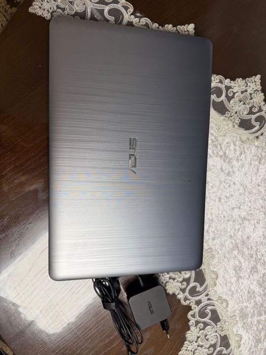 Ноутбук ASUS VivoBook 15