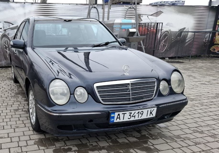 Mercedes w210 2001 рік