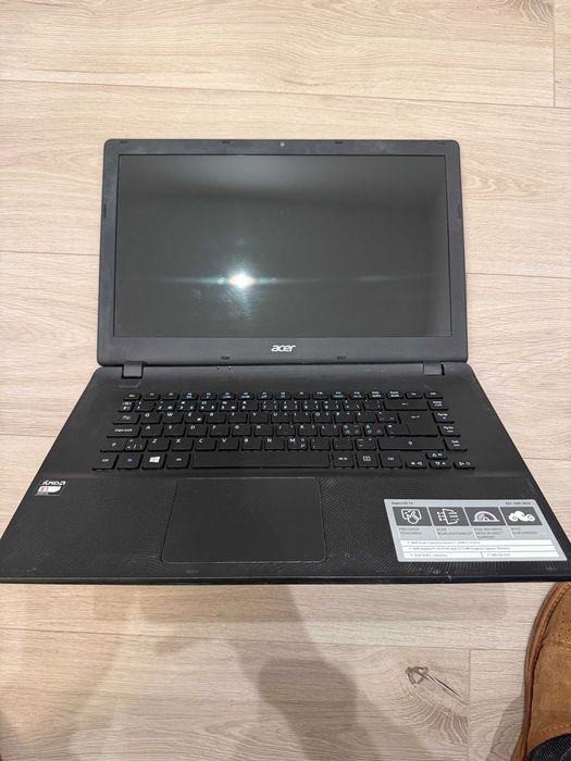 Stare laptopy 11 szt do naprawy (nie działające)