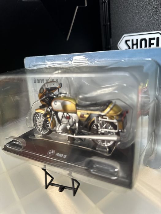 Miniatura BMW R90S Escala 1/24 Licença BMW Caixa Fechada