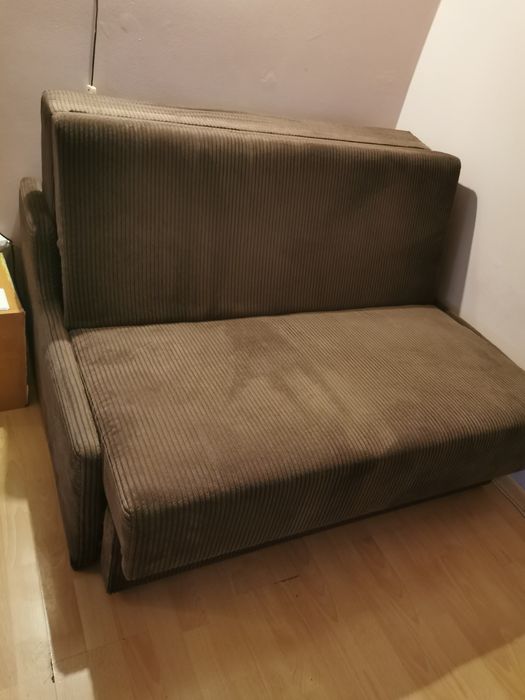 Sprzedam fotel rozkładany 2 osobowy. Powierzchnia spania 120-192