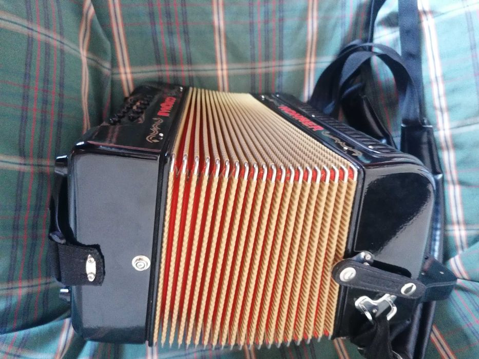 Concertina Hohner Corona lll 3* Voz Funana