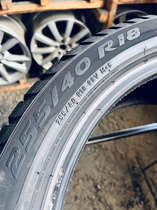 Шини Резина Зимові 255 40 18 Pirelli Sottozero3 RFT 2шт