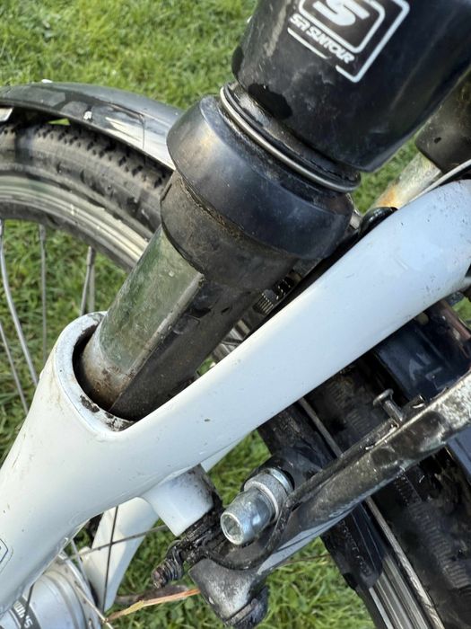 Bialy rower damka 28cali