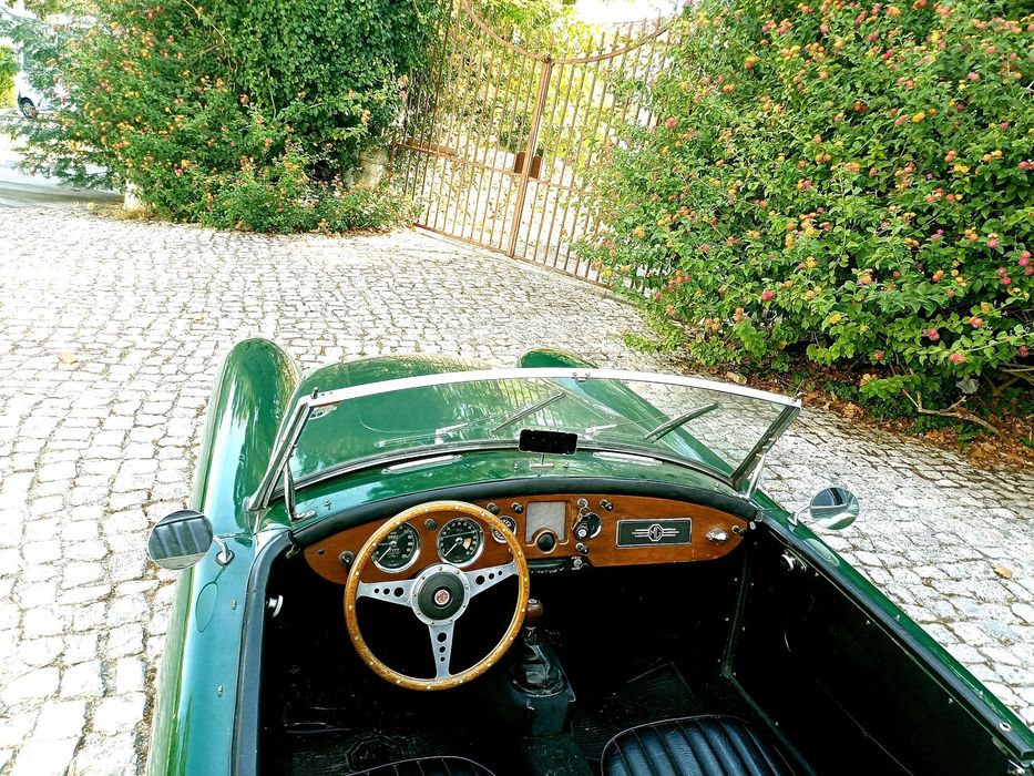 MG MGA