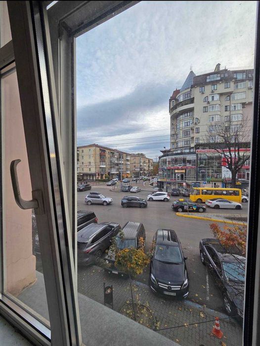 Оренда 30м2 під офіс центр міста вул. Незалежності