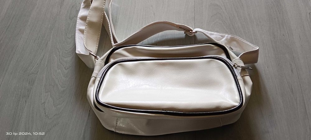 Sprzedam torebkę biała