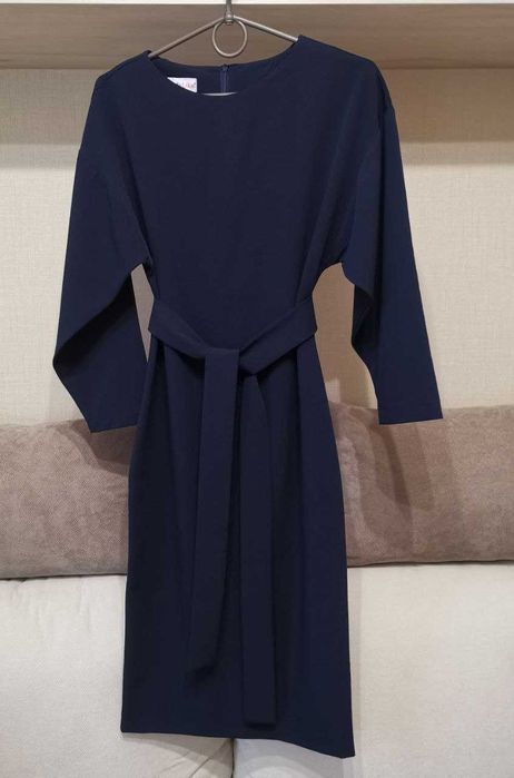 Продам платье-футляр