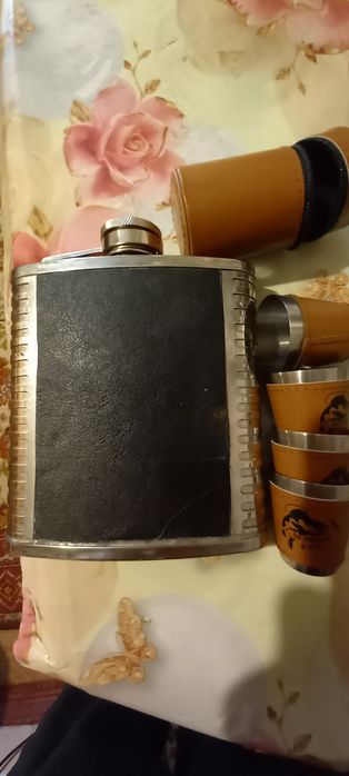 Фляжка и рюмки для коньяка!