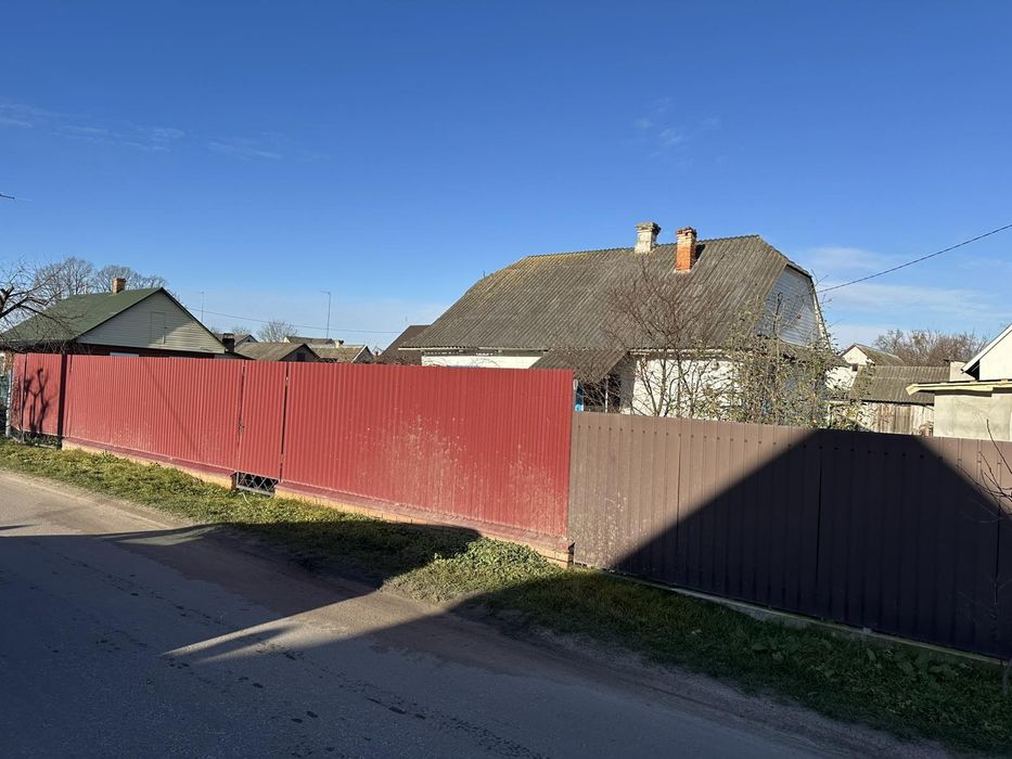 Будинок не новий, дерев'яний