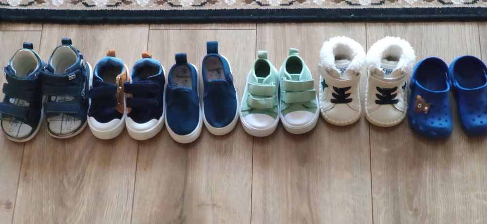 Дитяче взуття для хлопчиків розмір від 18 до 21.