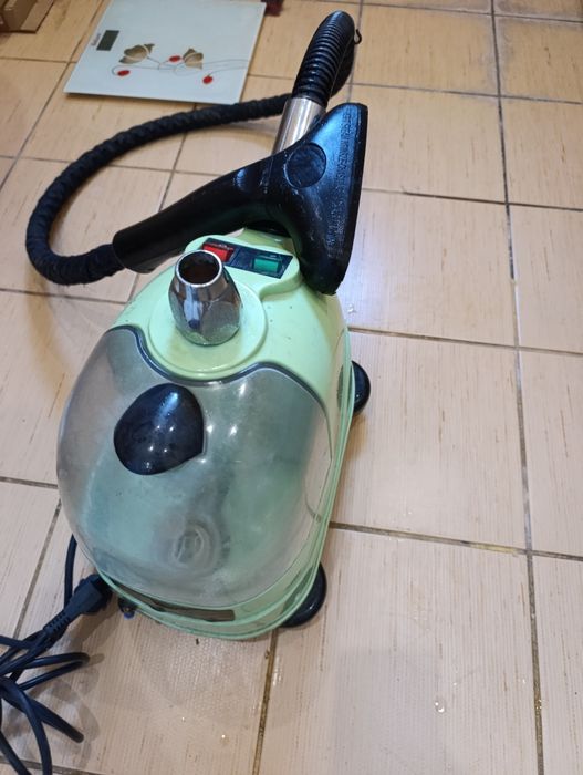 Профессиональный отпариватель. Б/у - в рабочем состоянии.