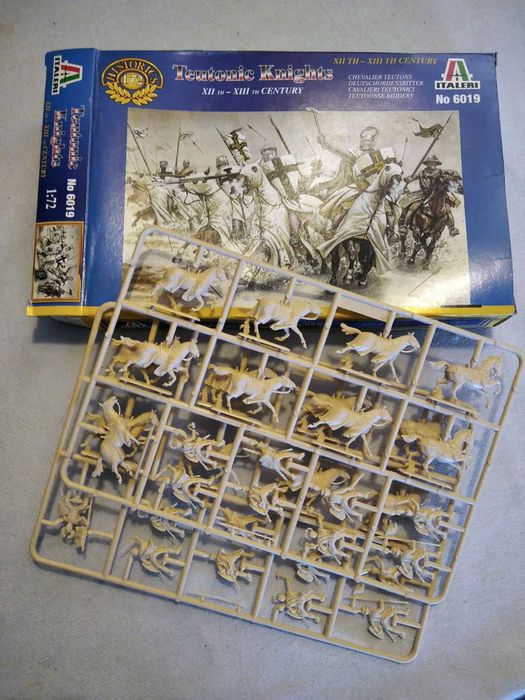 Cavaleiros teutónicos - Italeri 1/72