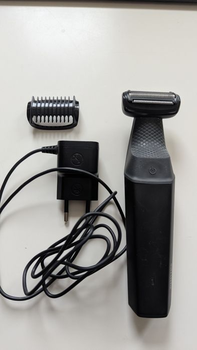 Philips BG 3010 стан нової, акумулятор, тримає добре, гострі ножі