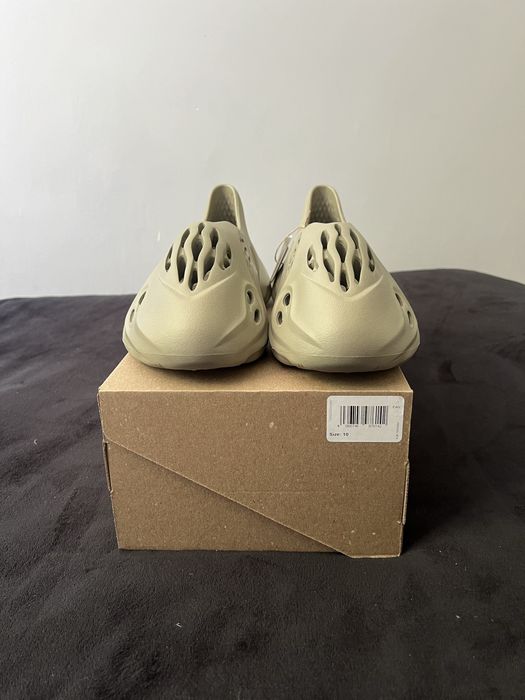 Yeezy Foam Runner Stone salt r.44,5
