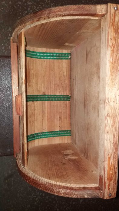 Продам судок для холодца и подарочные разделочные доски.