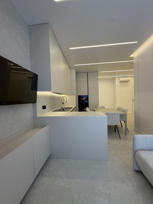 Продаж нової 3 кімнатної квартири. Набережна. Парк