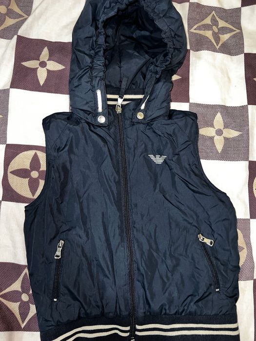 Жилетка Armani 4р