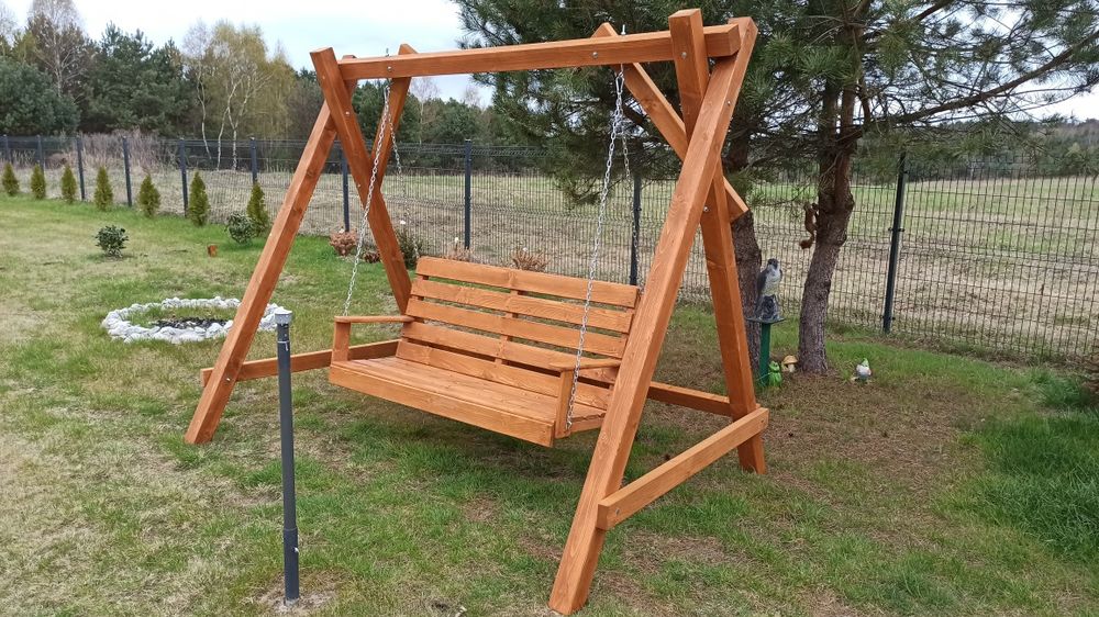 Huśtawka ogrodowa drewniana pergola nowoczesna