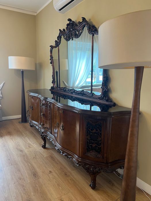 Kredens i duże  lustro zdobione